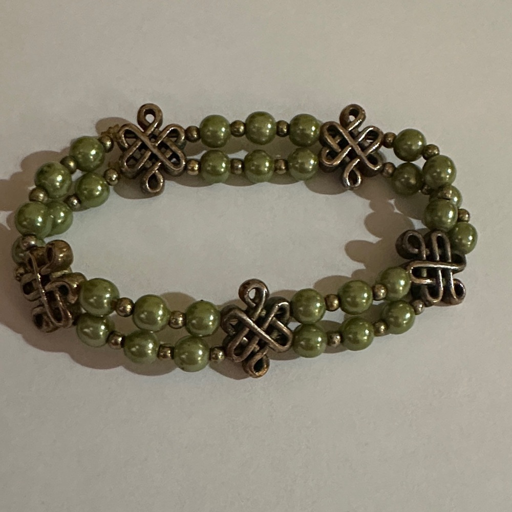 Elegant Green Beaded Bracelet